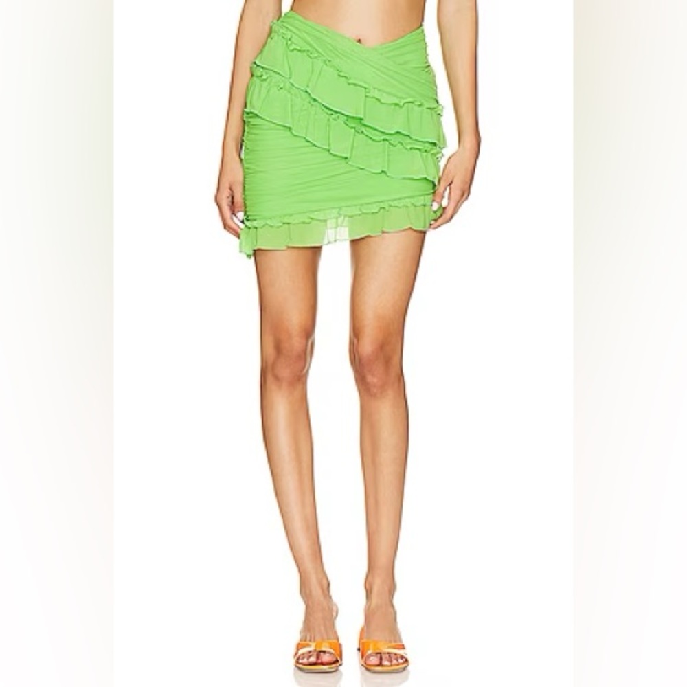 Macey Mini Skirt in Apple Green
MAJORELLE